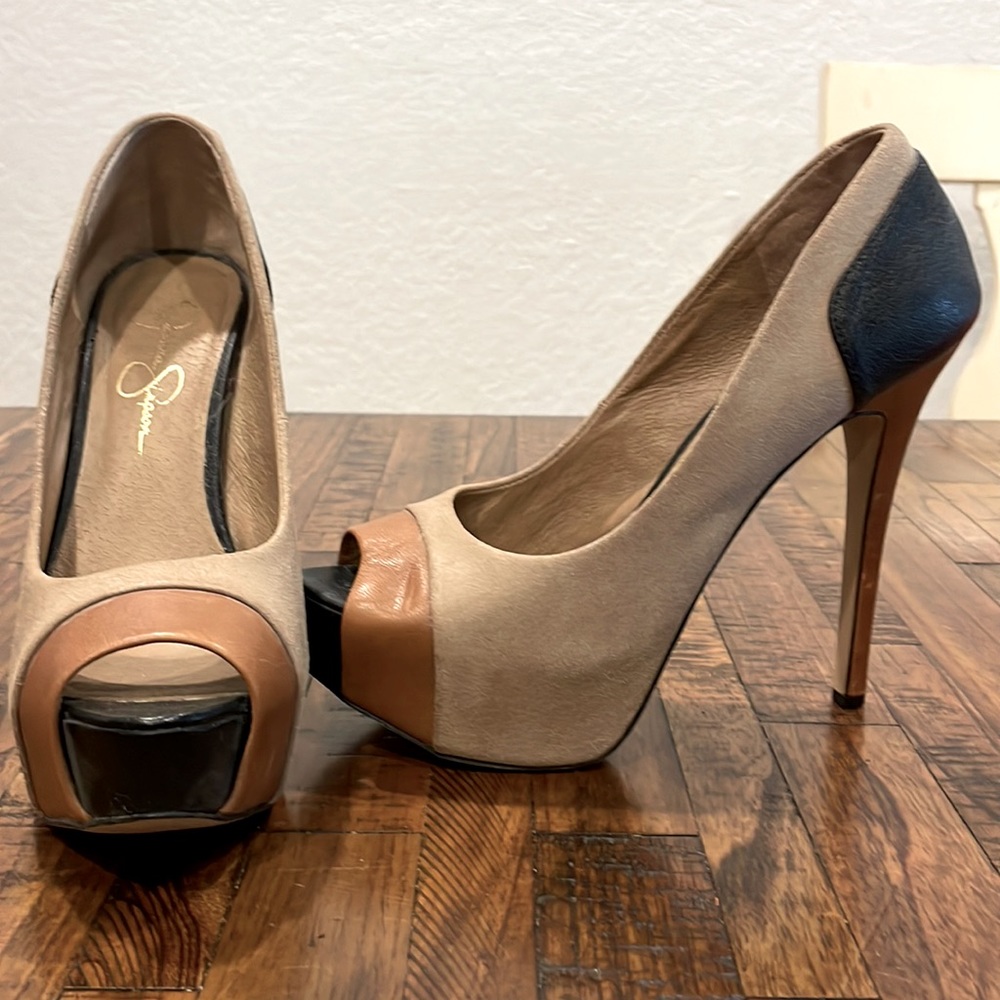 Jessica Simpson Size 7